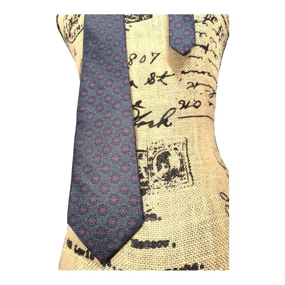 Vintage Christian Dior Men's All Silk Woven in Italy  Made in USA Dress Tie - Picture 1 of 16